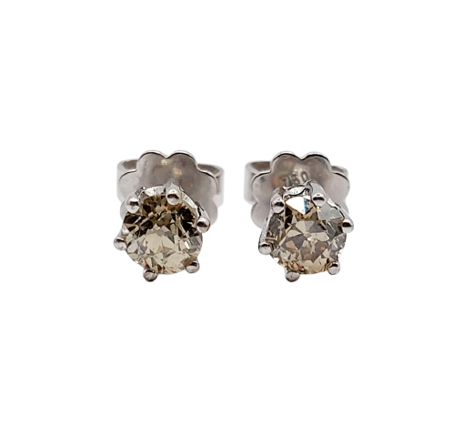Puces d'oreilles vintage en or blanc et diamants cognac