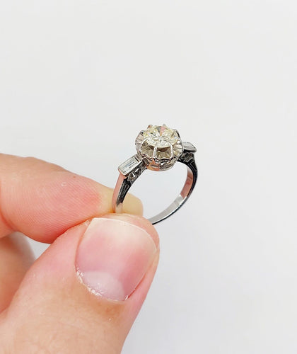 Bague 49 Bague solitaire Art déco en or blanc 18k et diamants 58 Facettes A07313