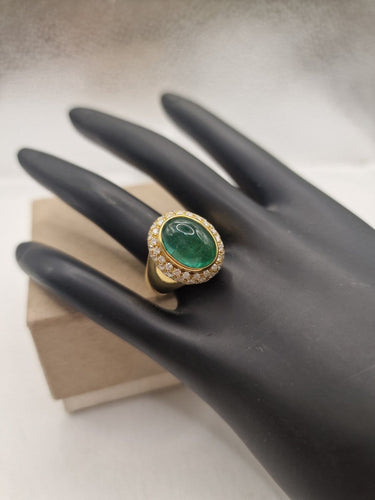 Bague 55 Bague cocktail années 1980 avec émeraude cabochon et diamants 58 Facettes CV-062
