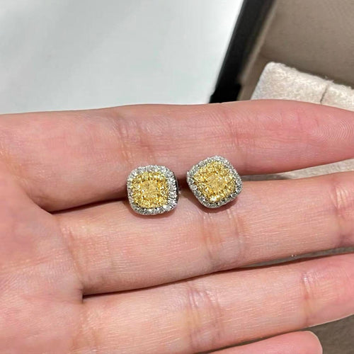 Boucles d'oreilles Boucles d'oreilles en or blanc 18K, diamants jaunes coussin et brillants 58 Facettes GER1318WG