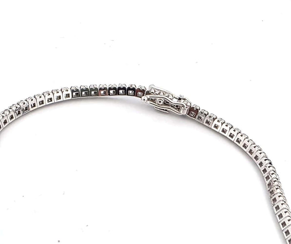 Bracelet Bracelet tennis en or blanc 18 kt avec diamants 58 Facettes 330/26 B