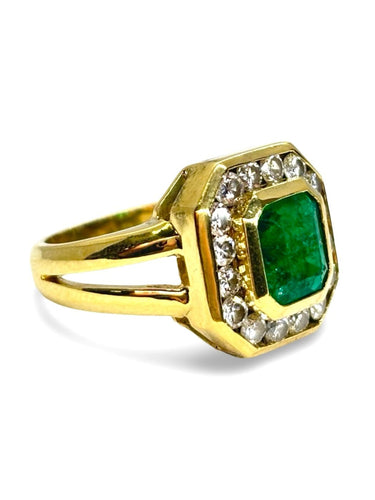 Bague 55 Bague en or jaune 18K, émeraude et diamants 58 Facettes 1997