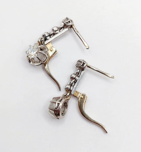 Boucles d'oreilles Dormeuses Art déco - Boucles d'oreilles en or blanc, platine et diamants 58 Facettes A07332