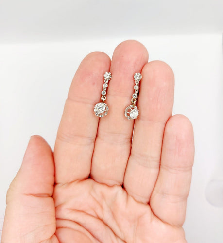 Boucles d'oreilles Dormeuses Art déco - Boucles d'oreilles en or blanc, platine et diamants 58 Facettes A07332