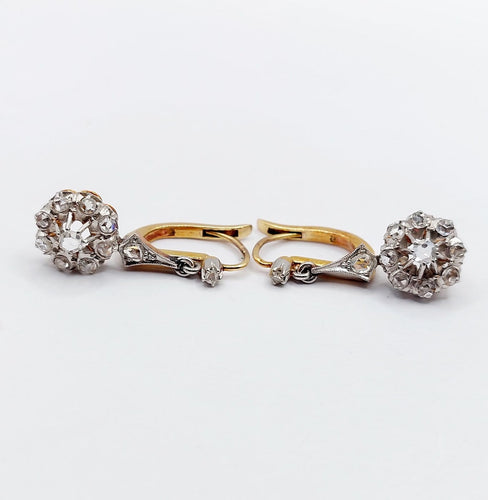 Boucles d'oreilles Dormeuses marguerite - Boucles d'oreilles en or 18k, platine et diamants 58 Facettes A07334
