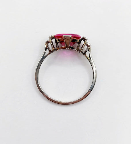 Bague 55 Bague Art déco en or blanc 18k, platine, rubis synthétique et diamants 58 Facettes A07294