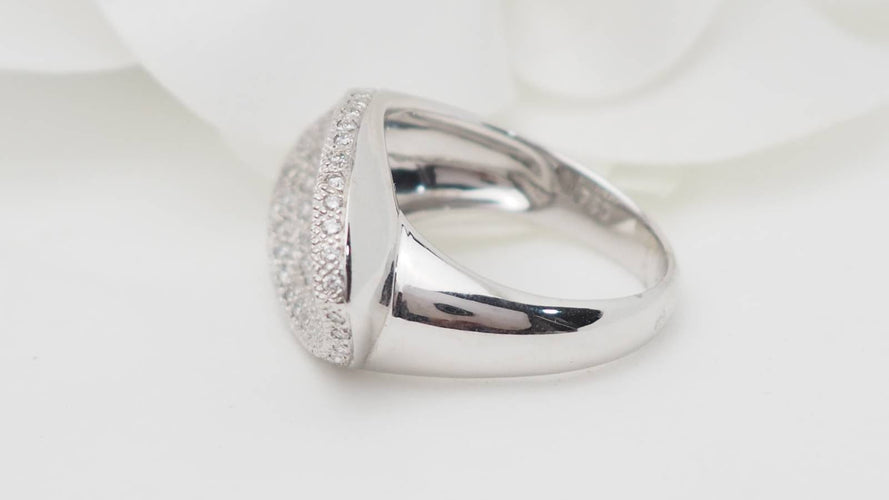 Bague 52.5 Bague ondulée pavée en or blanc et diamants 58 Facettes 18487