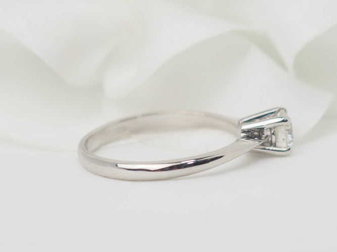 Bague 53 Bague solitaire en or blanc et diamant 0,51 ct 58 Facettes 31198