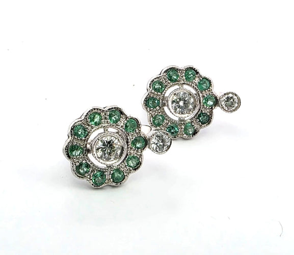 Boucles d'oreilles Boucles d'oreilles en platine avec émeraudes et diamants 58 Facettes 103/26 C