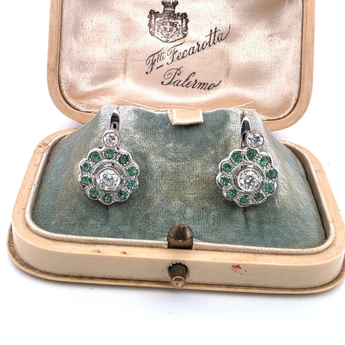 Boucles d'oreilles Boucles d'oreilles en platine avec émeraudes et diamants 58 Facettes 103/26 C