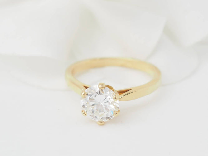 Bague 54 Bague solitaire en or jaune 18 kt et diamant 1,59 ct 58 Facettes 32058