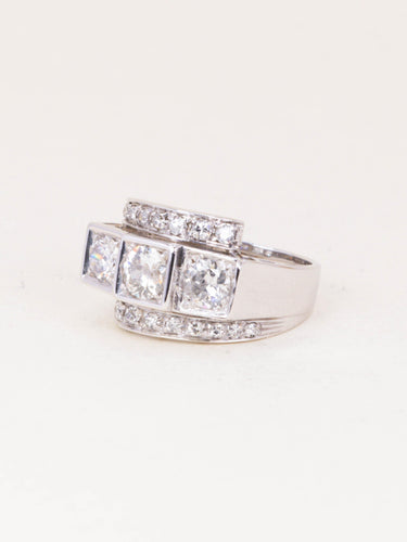 Bague 53 Bague géométrique en or blanc et diamants 58 Facettes 1239