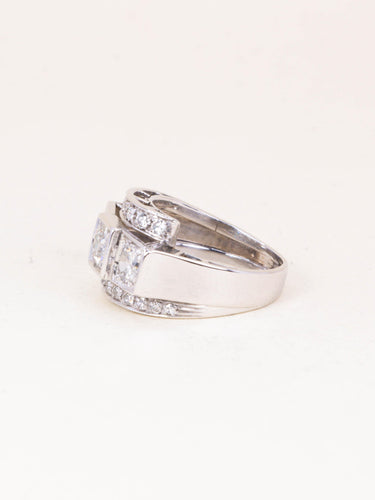 Bague 53 Bague géométrique en or blanc et diamants 58 Facettes 1239