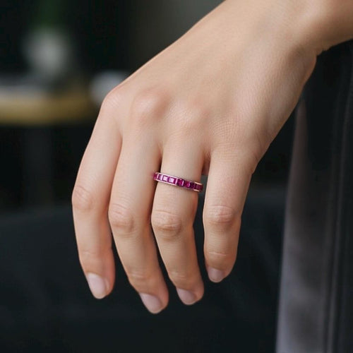 Bague 52 Bague eternity en or blanc 18k et rubis 58 Facettes RI-1004