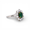 Bague 52.5 Bague marguerite française en or blanc, émeraude et diamants 58 Facettes RI-1020