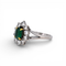 Bague 52.5 Bague marguerite française en or blanc, émeraude et diamants 58 Facettes RI-1020