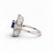Bague 53 Bague moderniste en or blanc 18 ct avec saphir et diamants 58 Facettes RI-1033
