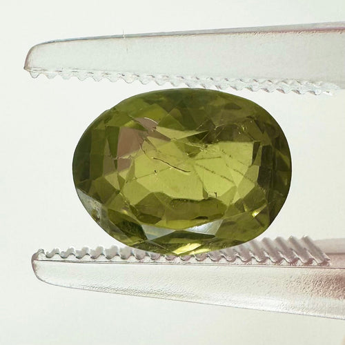Saphir vert de Ceylan - Pierre ovale 2,47 ct naturelle non chauffée 58 Facettes