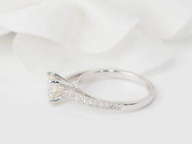 Bague 54 Bague solitaire en or blanc et diamants 1,20 ct 58 Facettes 32038