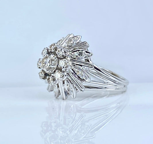 Bague 50 Bague en or blanc 18 carats et diamants 58 Facettes AB695
