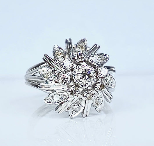 Bague 50 Bague en or blanc 18 carats et diamants 58 Facettes AB695