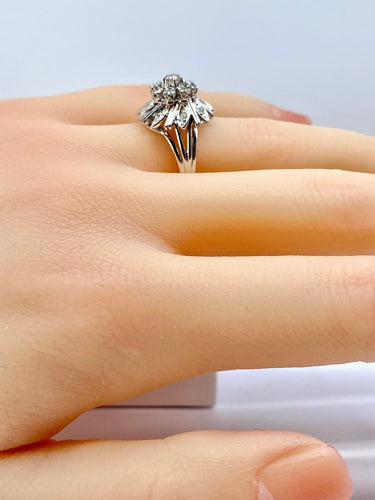 Bague 50 Bague en or blanc 18 carats et diamants 58 Facettes AB695