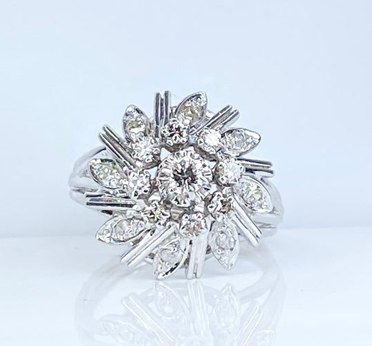 Bague 50 Bague en or blanc 18 carats et diamants 58 Facettes AB695