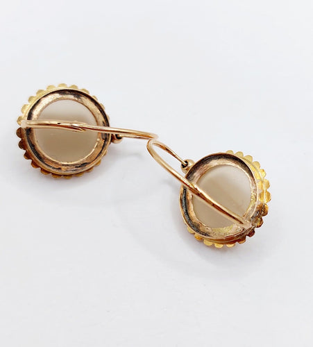 Boucles d'oreilles Dormeuses antiques en or rose 18k ornées de camées 58 Facettes A07240