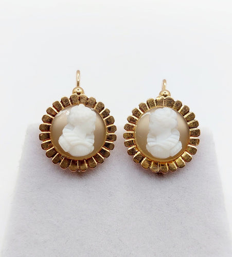 Boucles d'oreilles Dormeuses antiques en or rose 18k ornées de camées 58 Facettes A07240