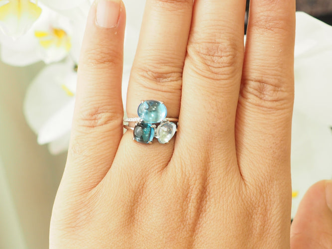 Bague 54 Bague aigue-marine et topazes bleues en or blanc avec diamants 58 Facettes 33785