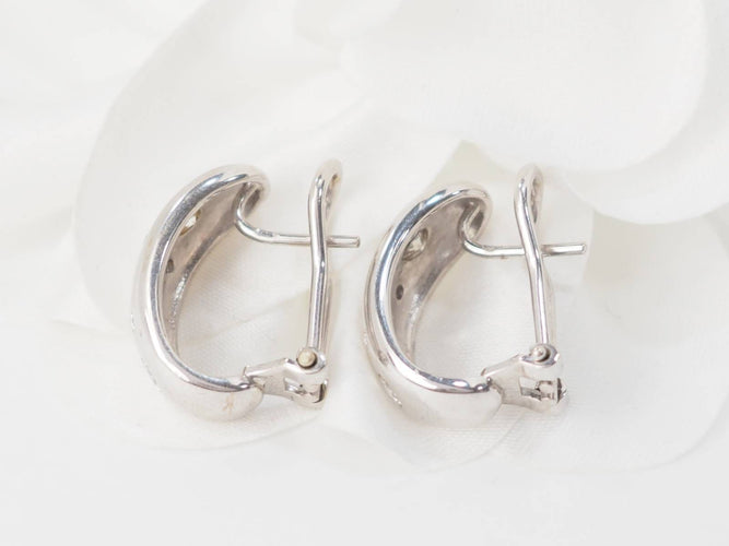 Boucles d'oreilles Boucles d’oreilles en or blanc et diamants 58 Facettes 21485