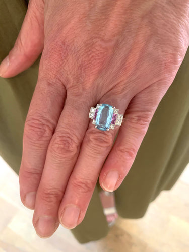 Bague 54 Bague en or gris 18 carats, aiguë-marine, saphirs roses et diamants 58 Facettes B396