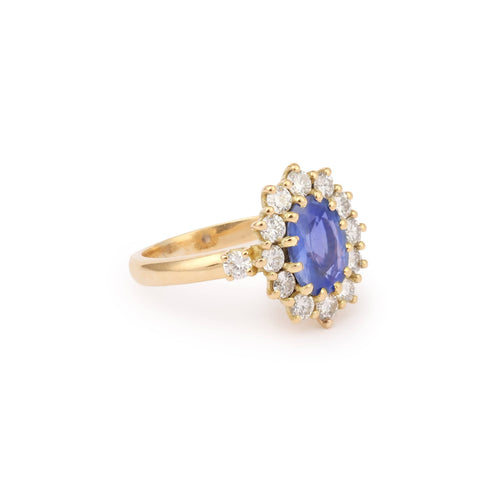 https://cdn.shopify.com/s/files/1/0647/1470/3075/files/BaguedeFiancailles-BaguePompadourSaphirCeylanNonChauffe2.20CaratsDiamantsOrJaune-JoaillerieParis-LesPierr.jpg?v=1780758346