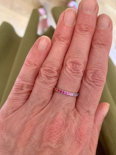 Bague 54 Alliance tour complet en or gris 18 carats et saphirs arc-en-ciel 58 Facettes B398