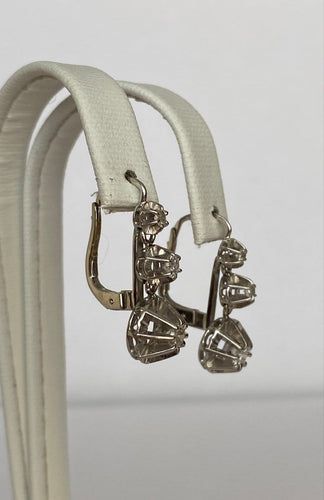 Boucles d'oreilles Boucles d'oreilles pendantes vintage en or blanc 18 ct et diamants 58 Facettes earrings