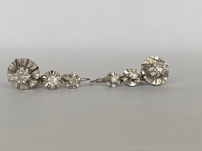 Boucles d'oreilles Boucles d'oreilles pendantes vintage en or blanc 18 ct et diamants 58 Facettes earrings