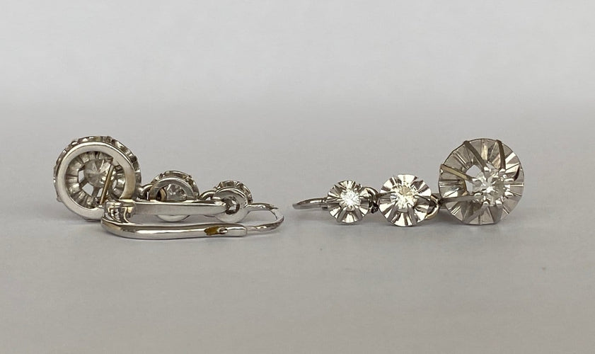 Boucles d'oreilles Boucles d'oreilles pendantes vintage en or blanc 18 ct et diamants 58 Facettes earrings