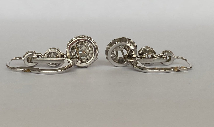 Boucles d'oreilles Boucles d'oreilles pendantes vintage en or blanc 18 ct et diamants 58 Facettes earrings