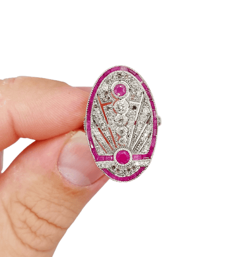 Bague 48 Bague marquise Art déco en or blanc 18k, rubis et diamants 58 Facettes A07360