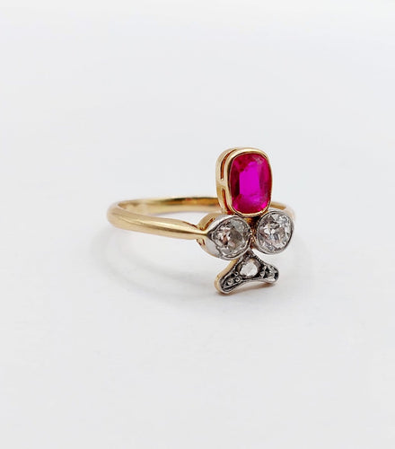 Bague 55 Bague trèfle antique en or 18k, platine, rubis synthétique et diamants 58 Facettes A07364