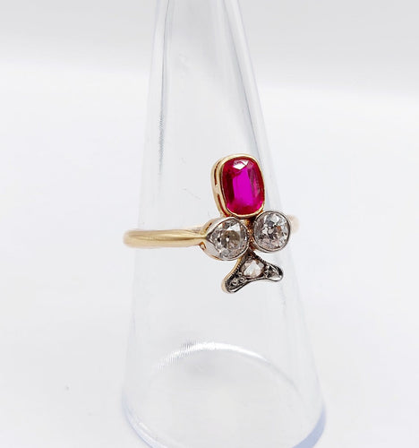 Bague 55 Bague trèfle antique en or 18k, platine, rubis synthétique et diamants 58 Facettes A07364
