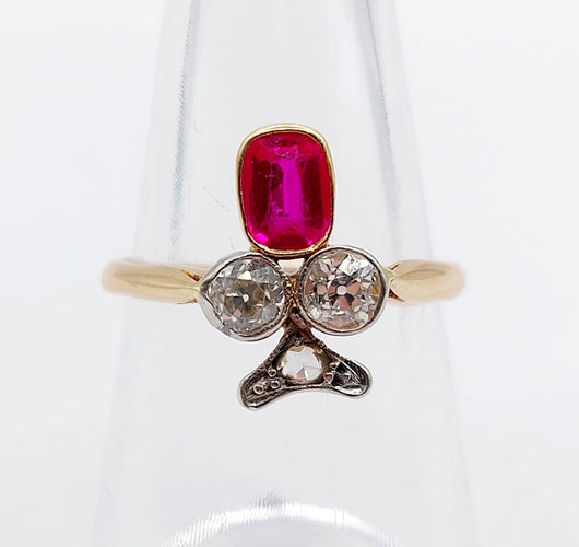 Bague 55 Bague trèfle antique en or 18k, platine, rubis synthétique et diamants 58 Facettes A07364