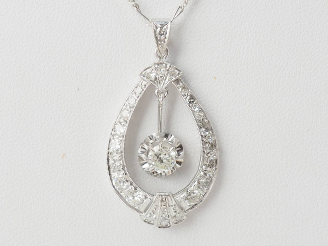 Collier Art déco - Collier en or blanc et diamants 58 Facettes 33429