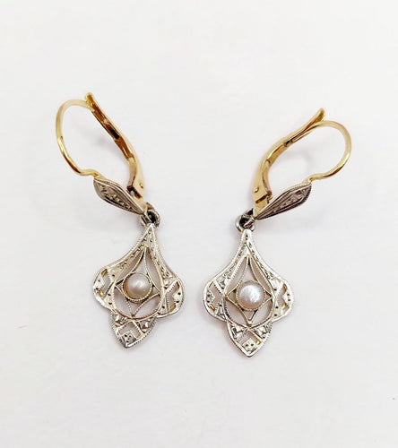 Boucles d'oreilles Dormeuses Art nouveau en or 18k et perle 58 Facettes A07369