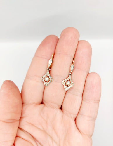Boucles d'oreilles Dormeuses Art nouveau en or 18k et perle 58 Facettes A07369
