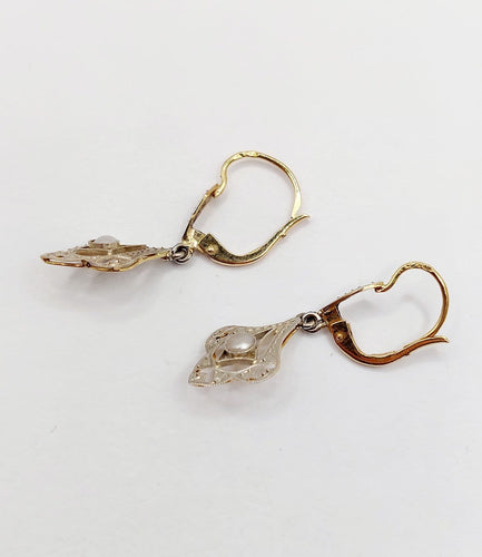 Boucles d'oreilles Dormeuses Art nouveau en or 18k et perle 58 Facettes A07369