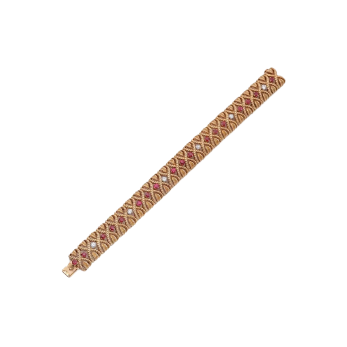 Van Cleef & Arpels - Bracelet articulé en or jaune, rubis et diamants