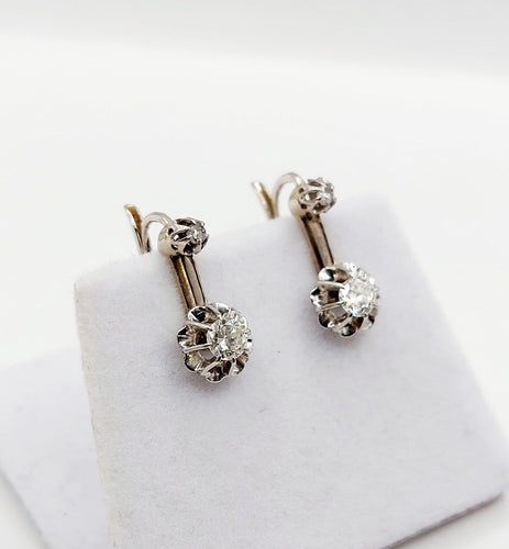 Boucles d'oreilles Dormeuses Art déco en or blanc 18k et diamants 58 Facettes A07382