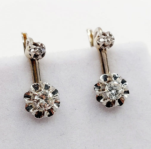 Boucles d'oreilles Dormeuses Art déco en or blanc 18k et diamants 58 Facettes A07382