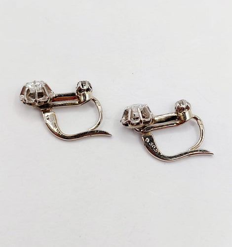 Boucles d'oreilles Dormeuses Art déco en or blanc 18k et diamants 58 Facettes A07382